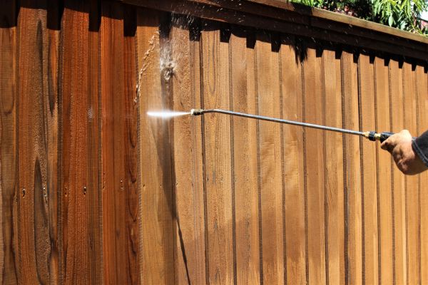 Cost of Fence Cleaning in Kent