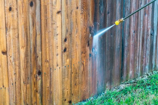 Cost of Fence Washing in Kent
