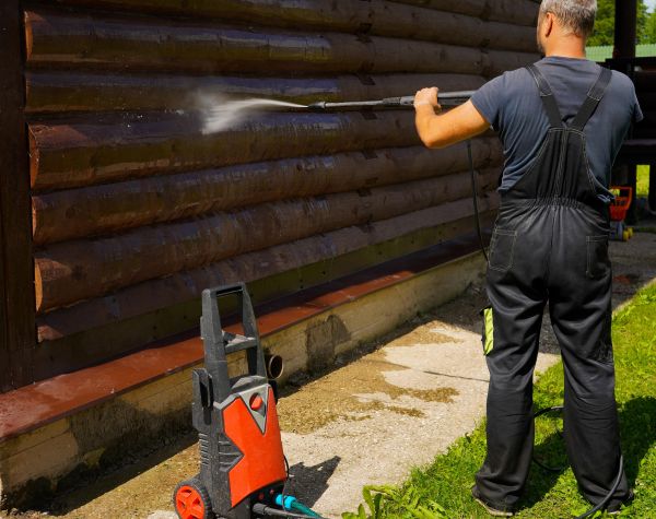 Cost of Log Home Pressure Washing in Kent