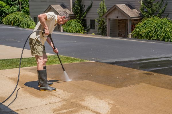Cost of Concrete Pressure Cleaning in Kent